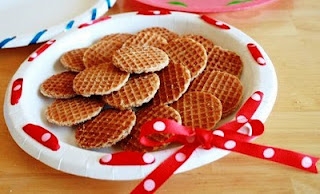 Ribbon Wreath Plates