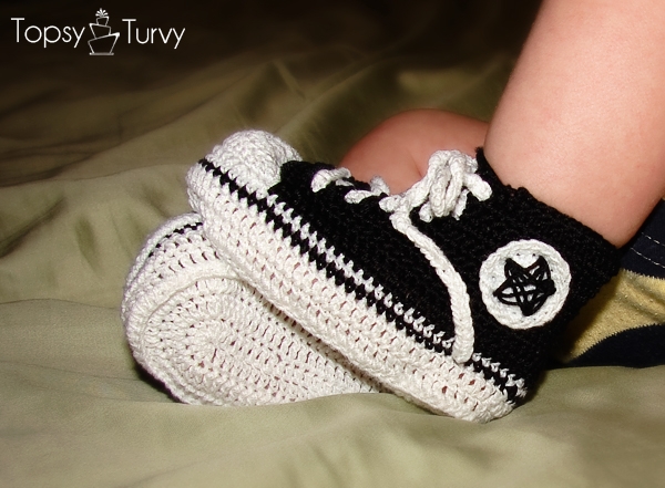 Converse baby booties