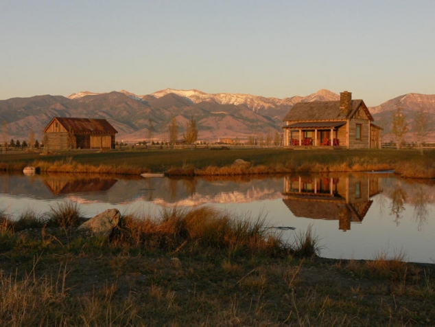 Serene cabin. Awesome vistas