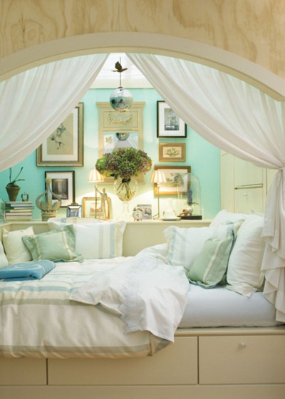 I could spend all day here