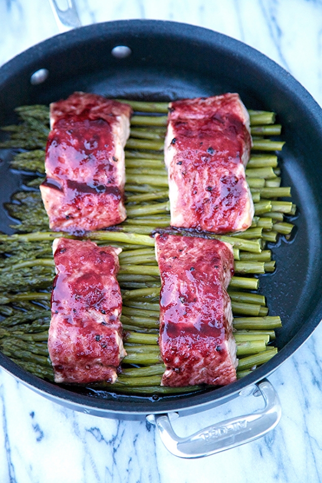 One pot blackberry glazed salmon and asparagus