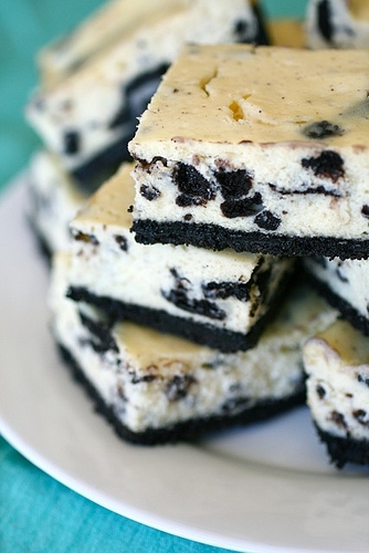 Oreo cheesecake bars