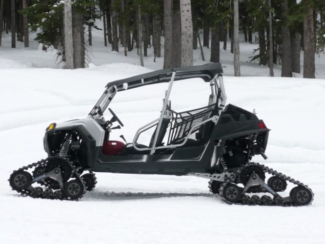 Polaris RZR XP 4 with Camoplast Tatou 4s tracks - Image 2