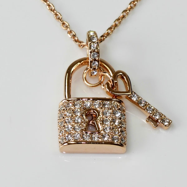 Synthetic Love Heart Lock&Key Diamond Necklace - FaveThing.com