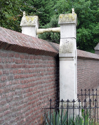 The Graves of a Catholic woman and her Protestant husband