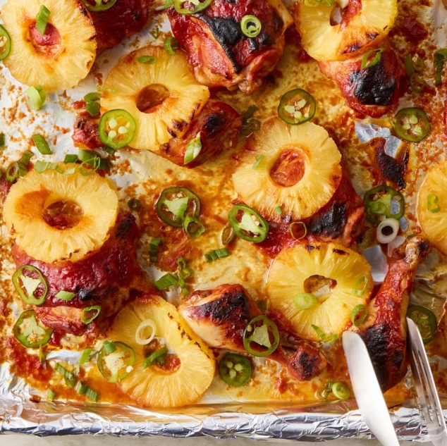 The One-Pan Summer Dinner That Combines Chicken, Fruit, and Big BBQ Flavour - Image 2