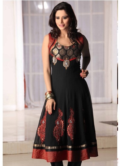 Ultimated Suit Adorned With Resham Embroidery
