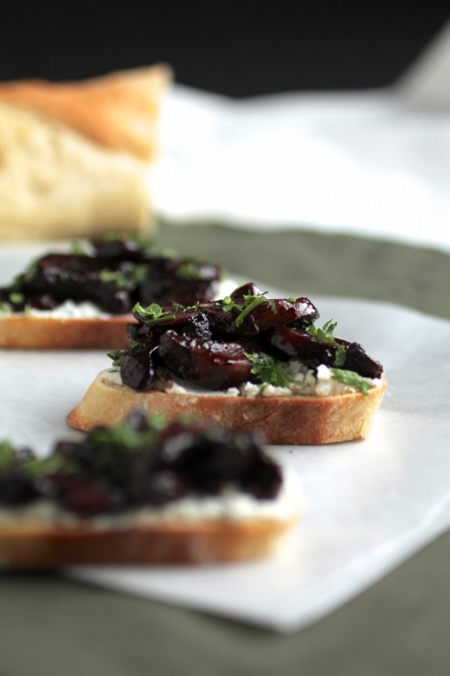 Wine roasted mushroom crostini recipe - Image 2