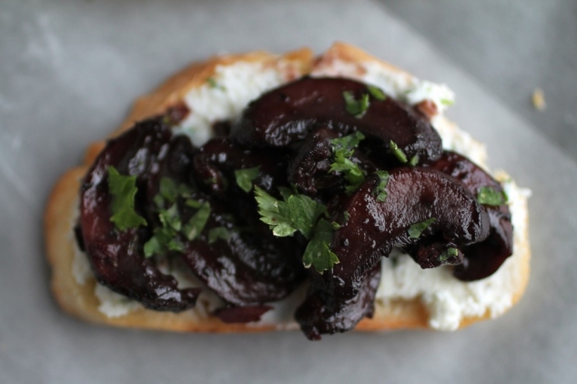 Wine roasted mushroom crostini recipe - Image 3